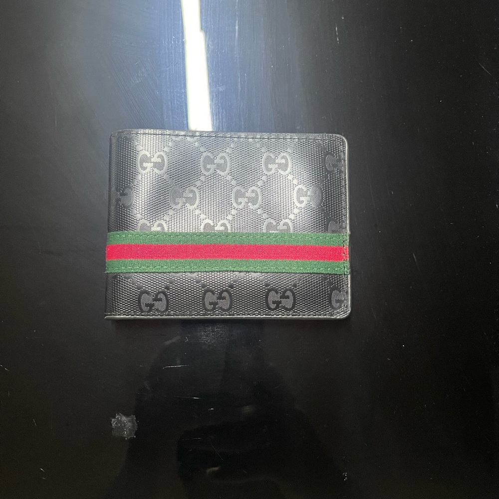 Gucci Black Wallet with Green and Red Stripe